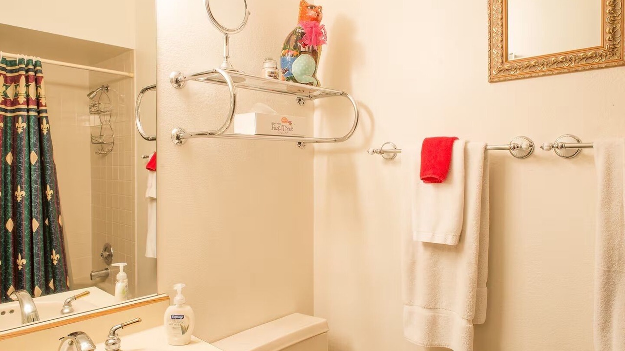 Photo of Bathroom in Skyline Bel Air Estates