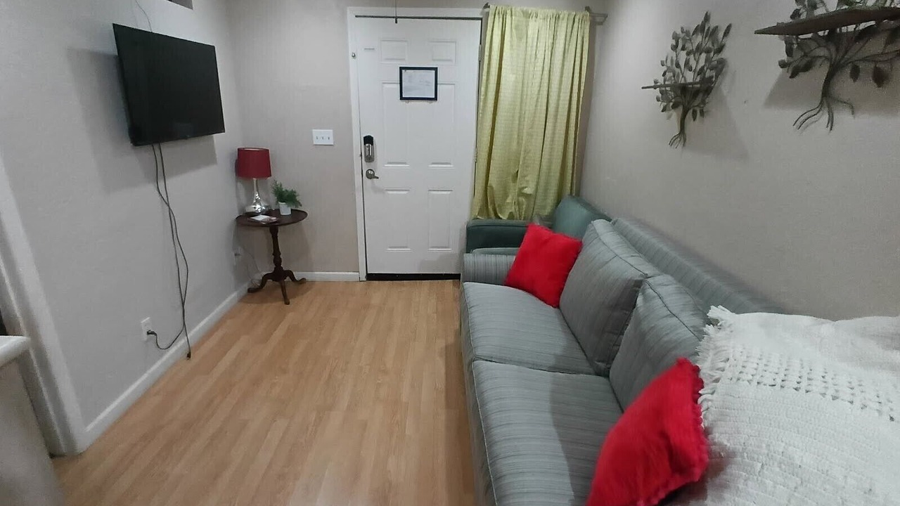 Photo of Livingroom in Garfield