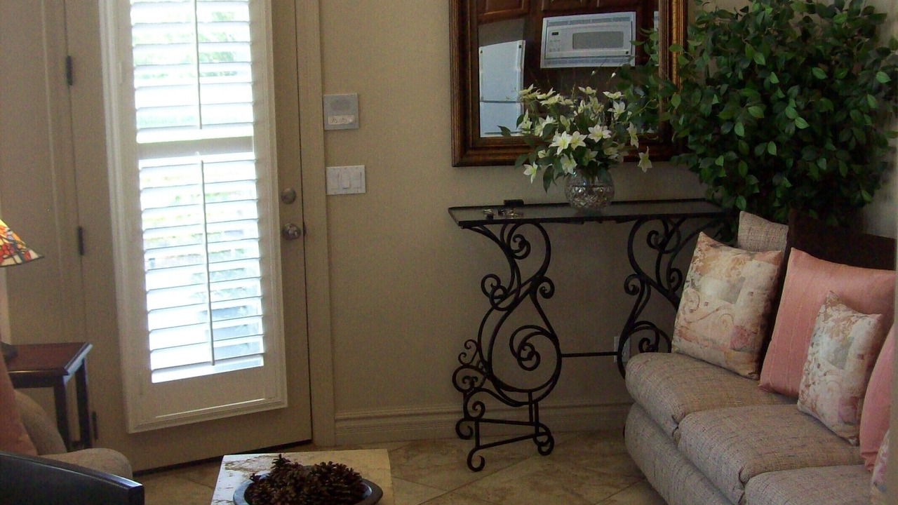 Photo of Livingroom in Camelback East