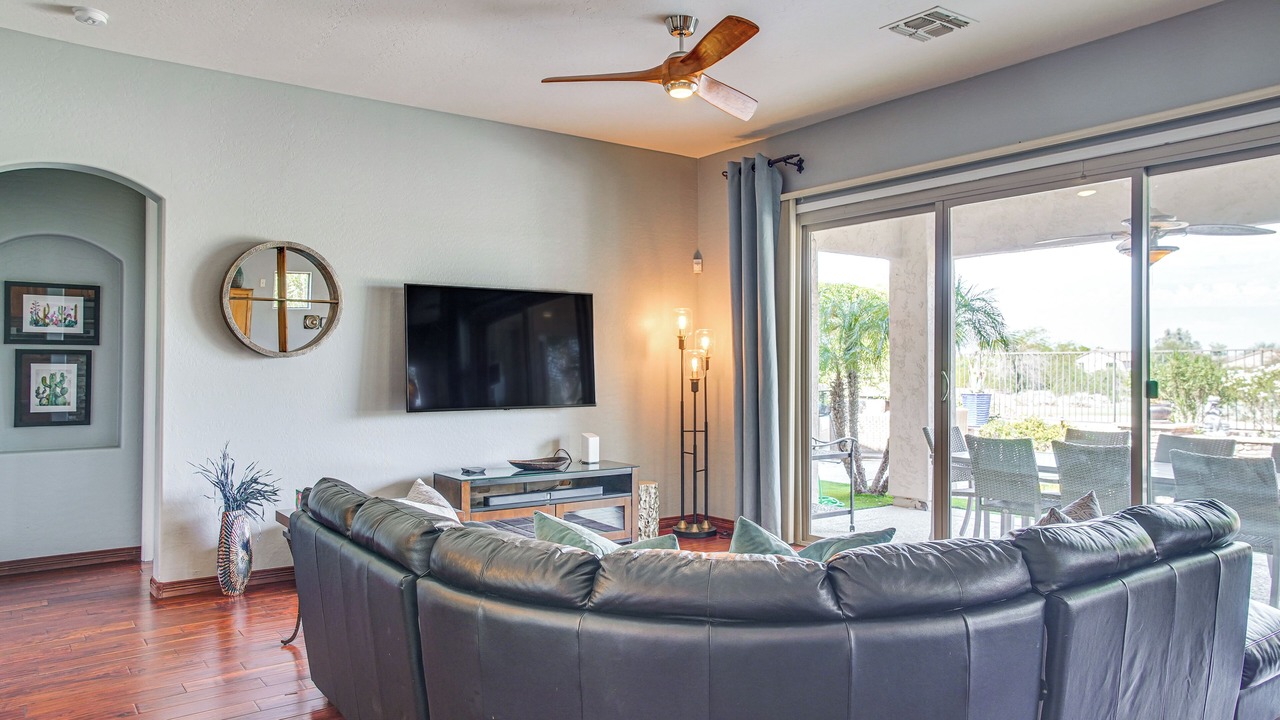 Photo of Livingroom in Legacy