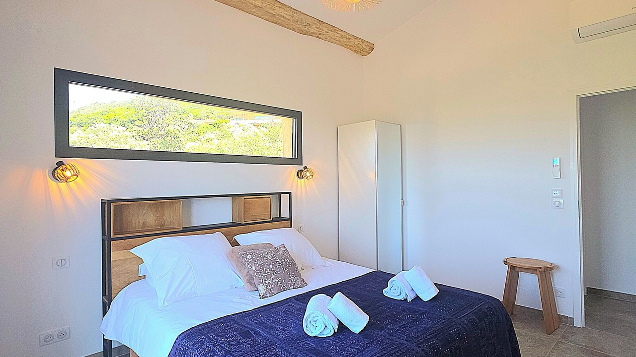 Photo of Bedroom in Monacia-d'Aullene