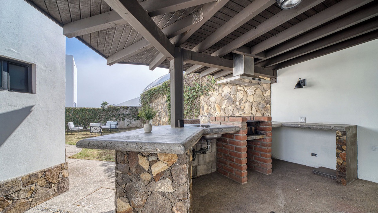 Photo of Patio Balcony in King Coronita
