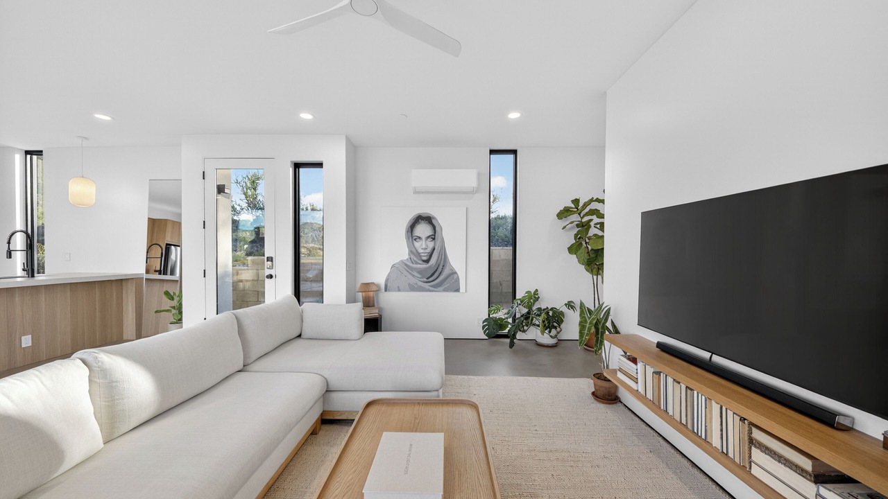 Photo of Livingroom in Cave Creek