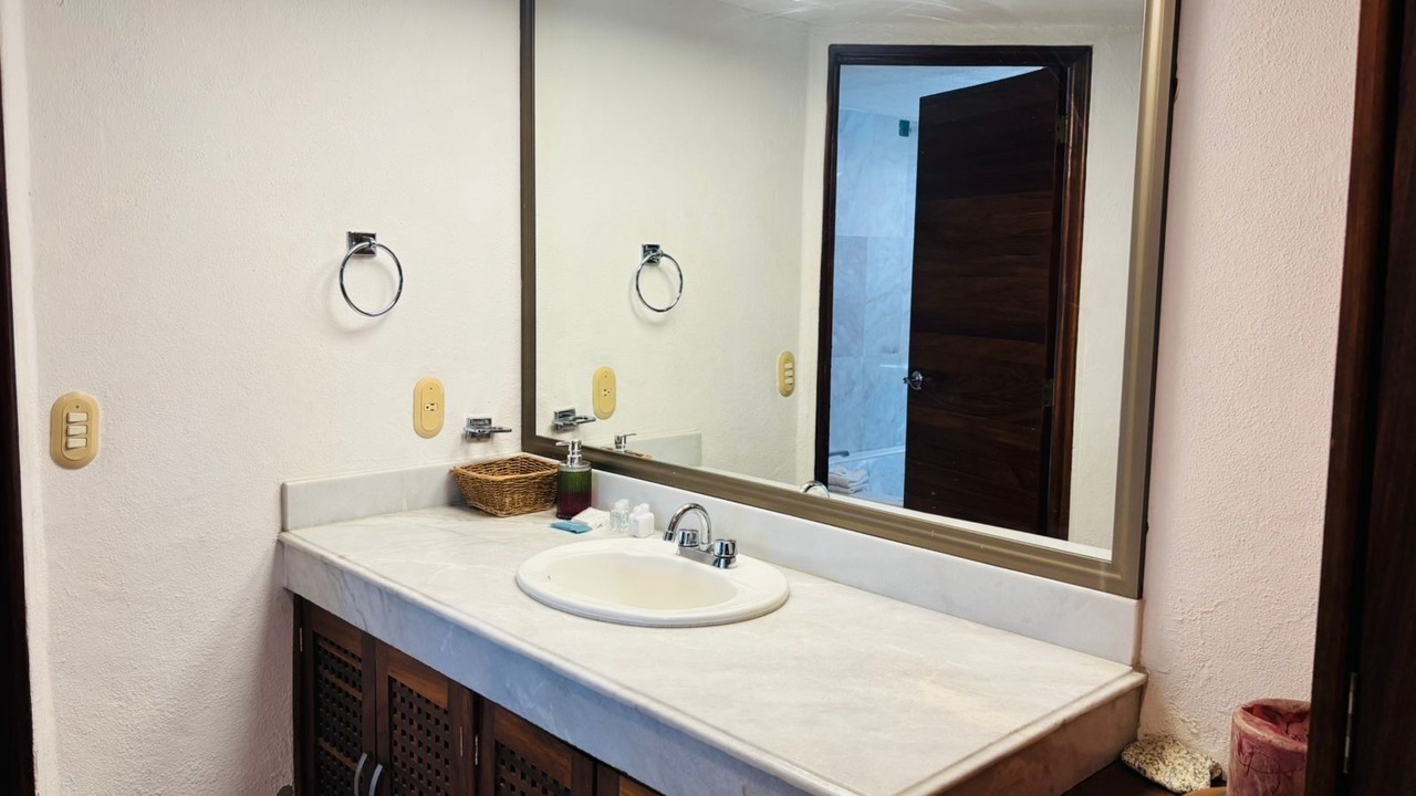 Photo of Bathroom in Isla Iguana