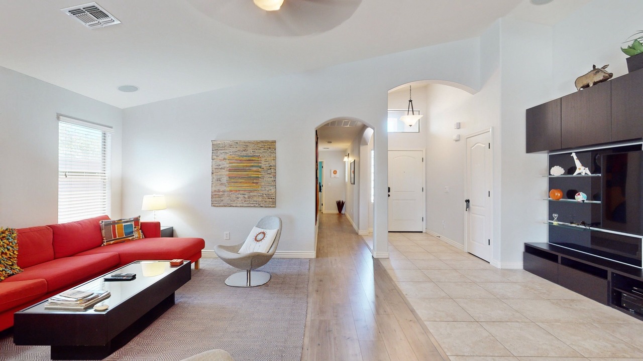 Photo of Livingroom in Desert Ridge