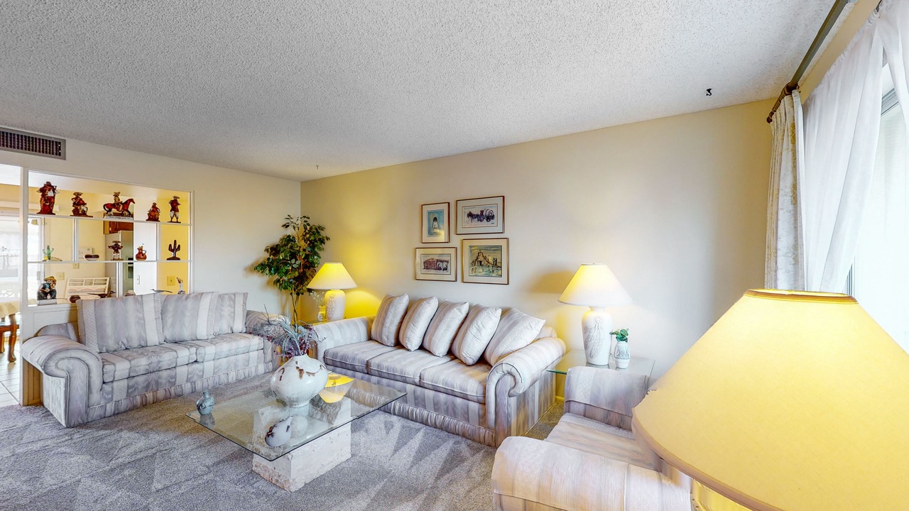 Photo of Livingroom in Sun City