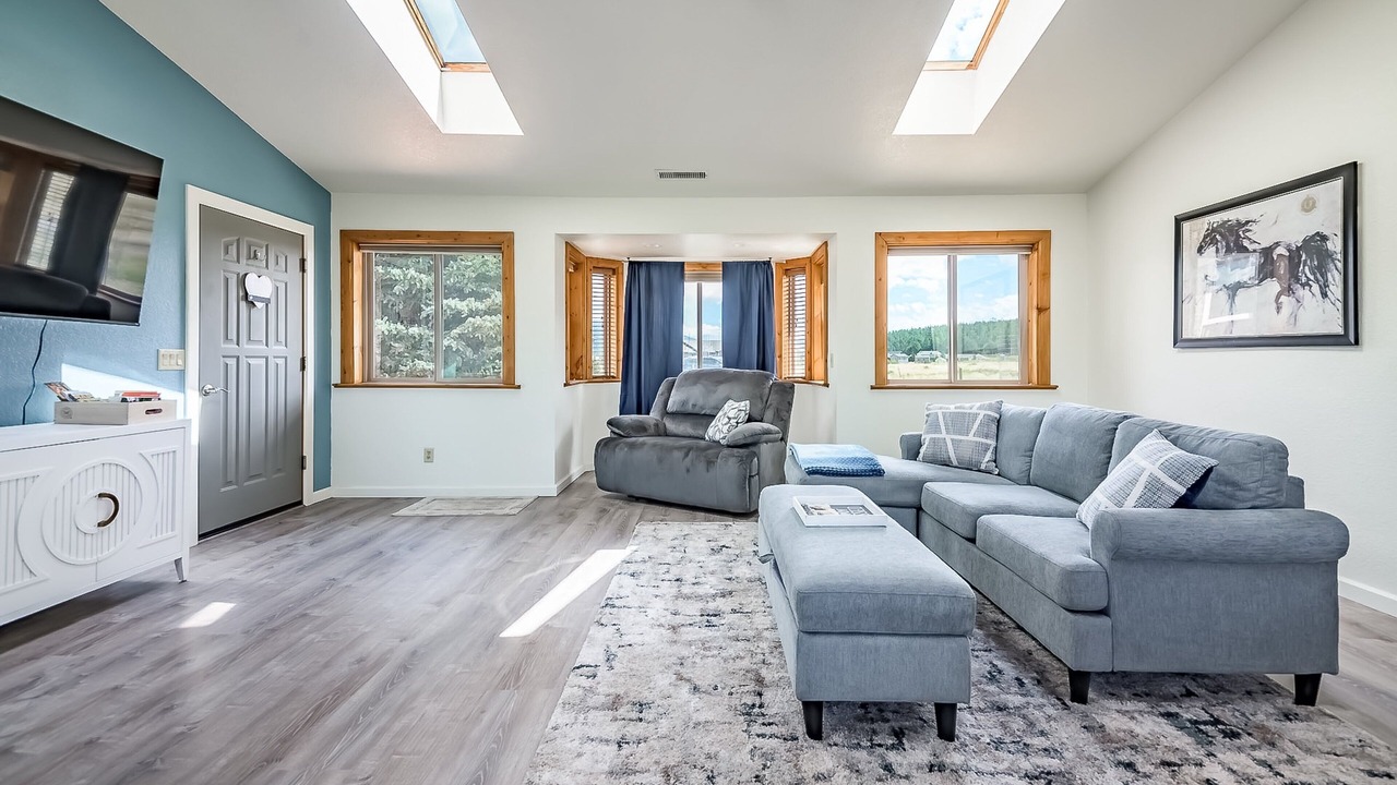 Photo of Livingroom in Baderville