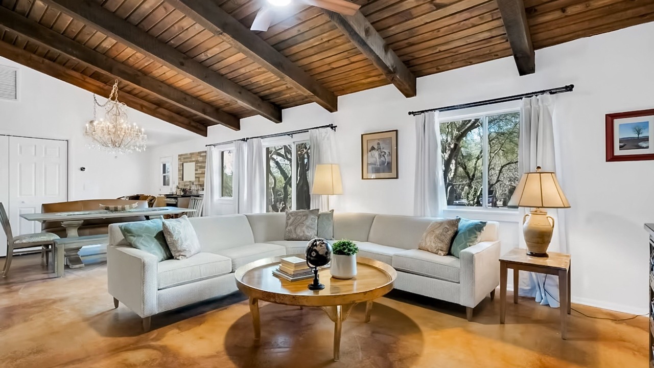 Photo of Livingroom in Tucson