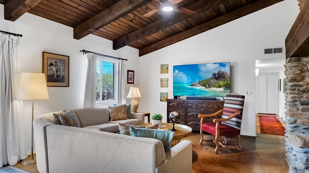 Photo of Livingroom in Tucson