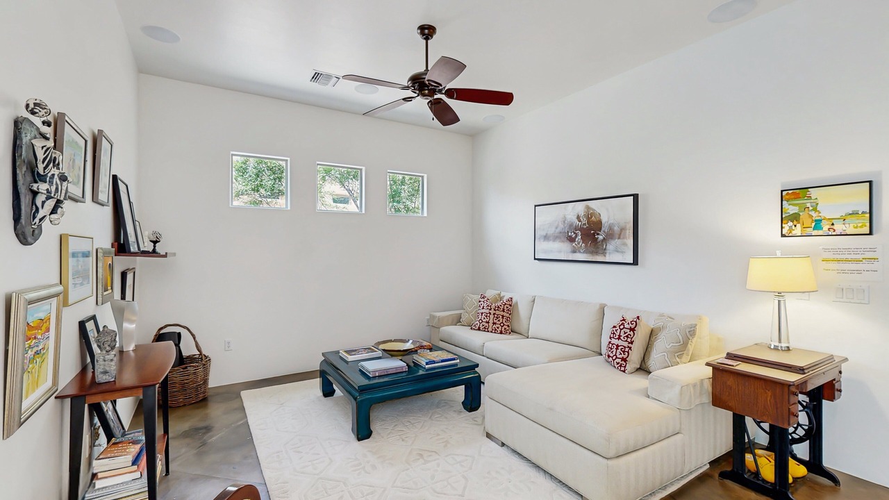 Photo of Livingroom in Dove Mountain