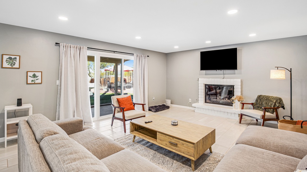 Photo of Livingroom in Harrison East South