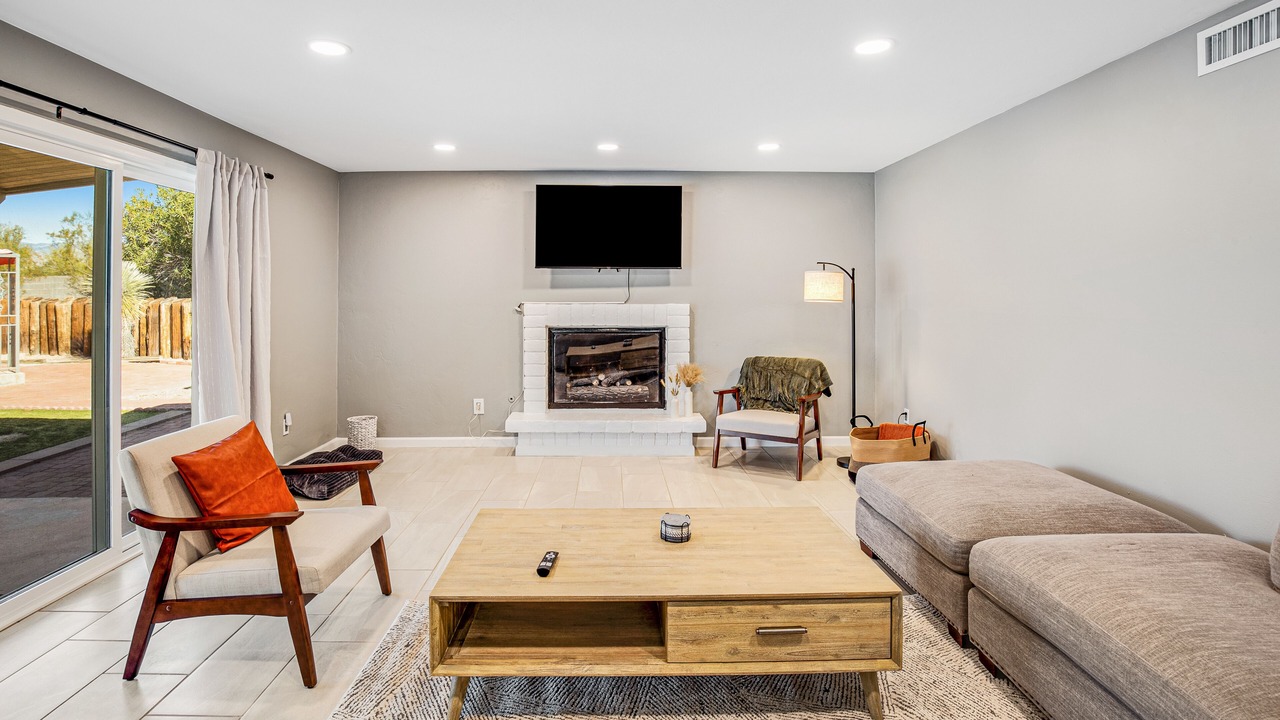 Photo of Livingroom in Harrison East South