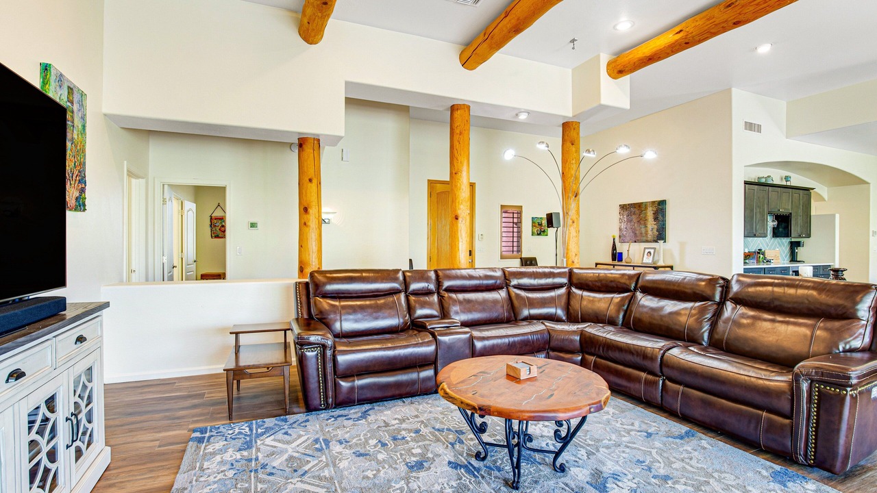 Photo of Livingroom in Gold Canyon