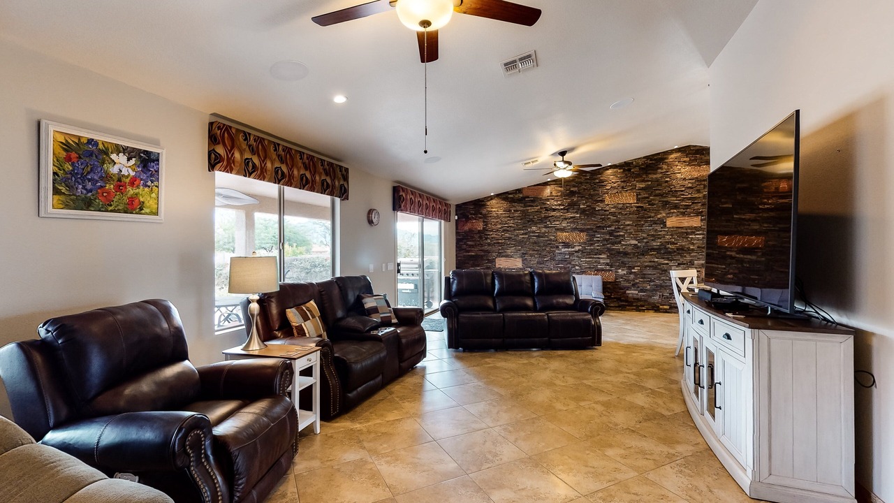 Photo of Livingroom in Saddlebrooke