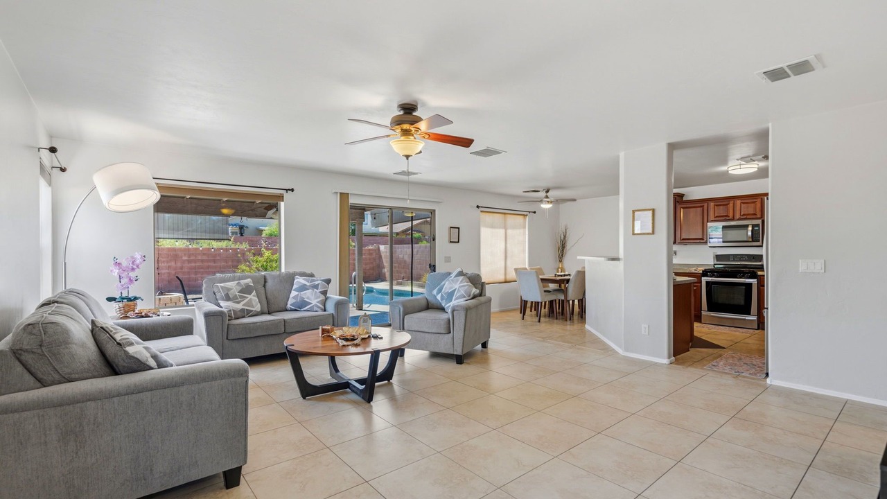 Photo of Livingroom in Green Valley