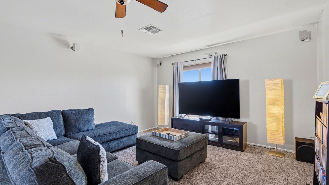 Photo of Livingroom in Green Valley