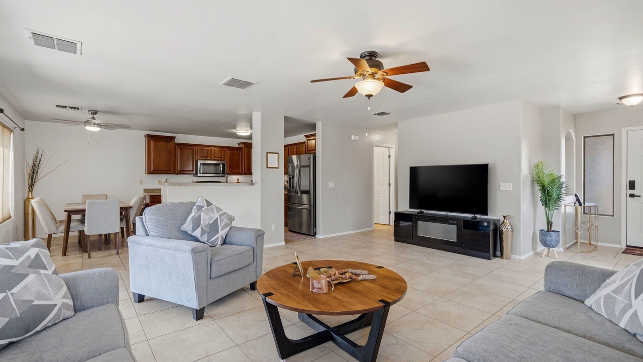 Photo of Livingroom in Green Valley
