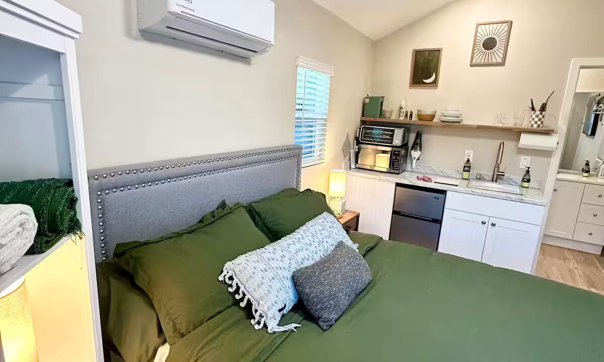 Photo of Bedroom in Melrose Paradise