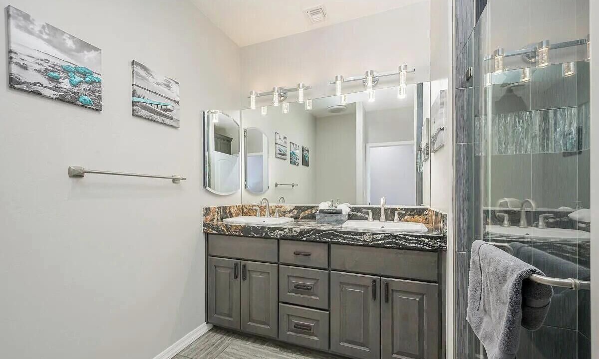Photo of Bathroom in Sunridge Estates