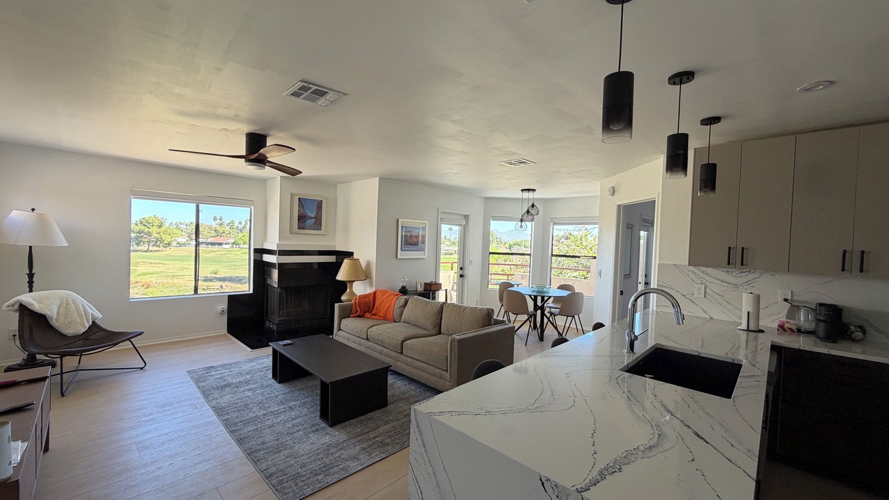 Photo of Livingroom in Paradise Valley Village