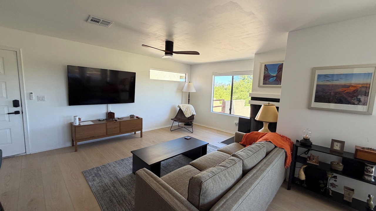 Photo of Livingroom in Paradise Valley Village
