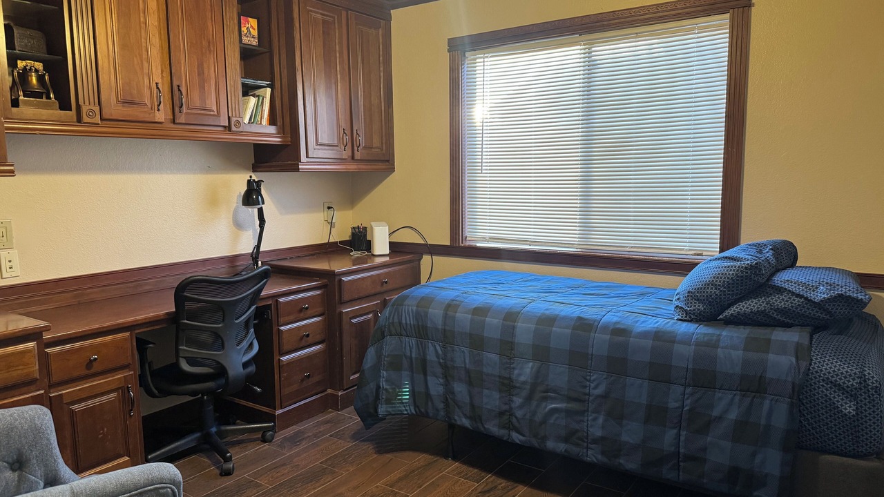 Photo of Bedroom in Maryvale Village