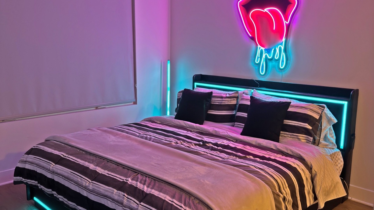 Photo of Bedroom in Entertainment District