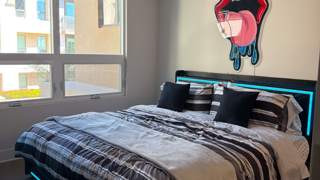 Photo of Bedroom in Entertainment District