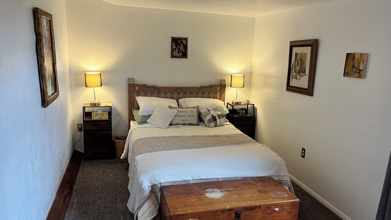 Photo of Bedroom in Oracle