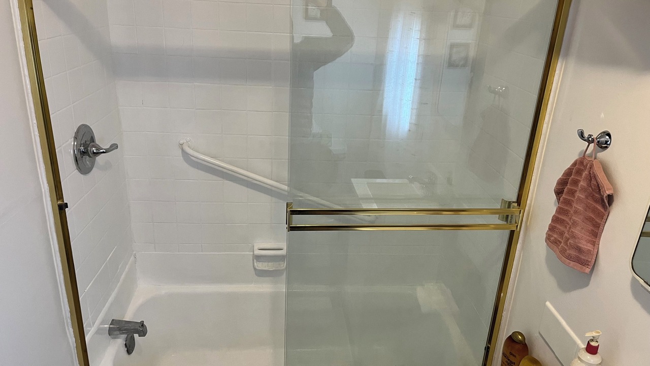 Photo of Bathroom in Oracle