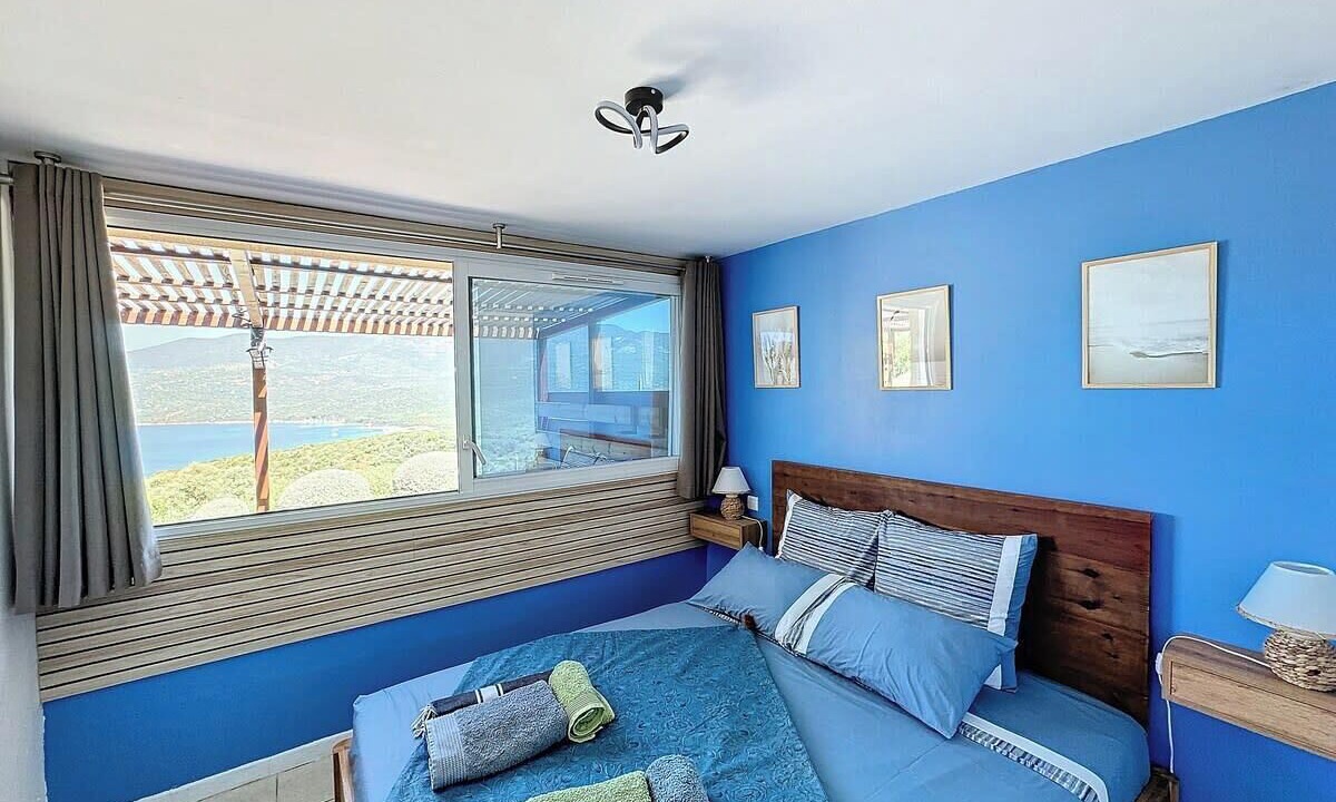Photo of Bedroom in Serra-di-Ferro