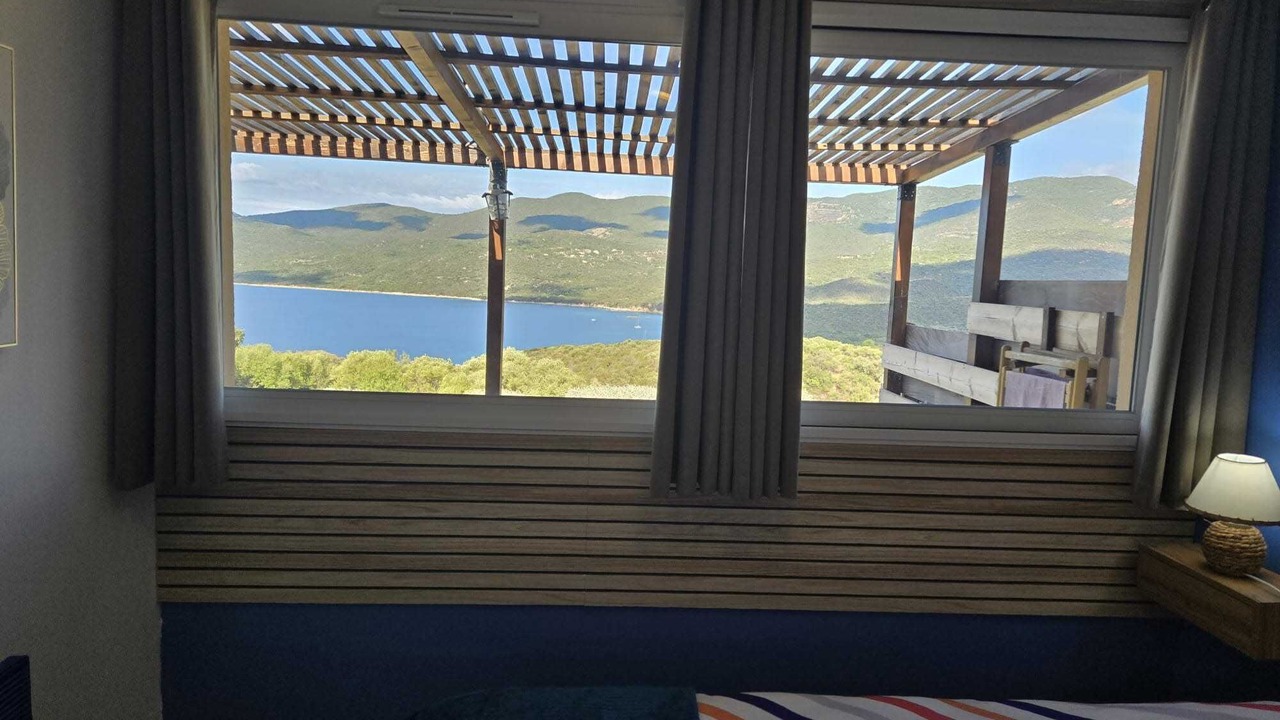 Photo of Bedroom in Serra-di-Ferro