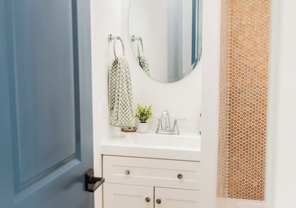Photo of Bathroom in Globe