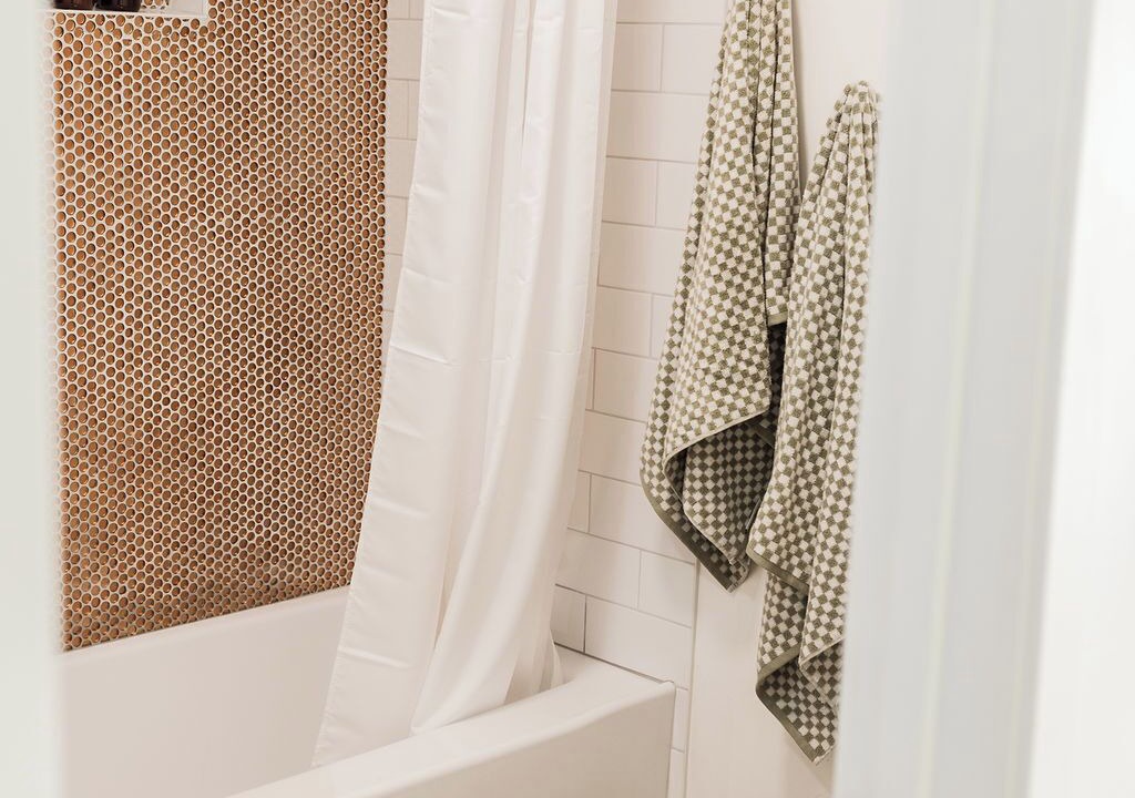 Photo of Bathroom in Globe
