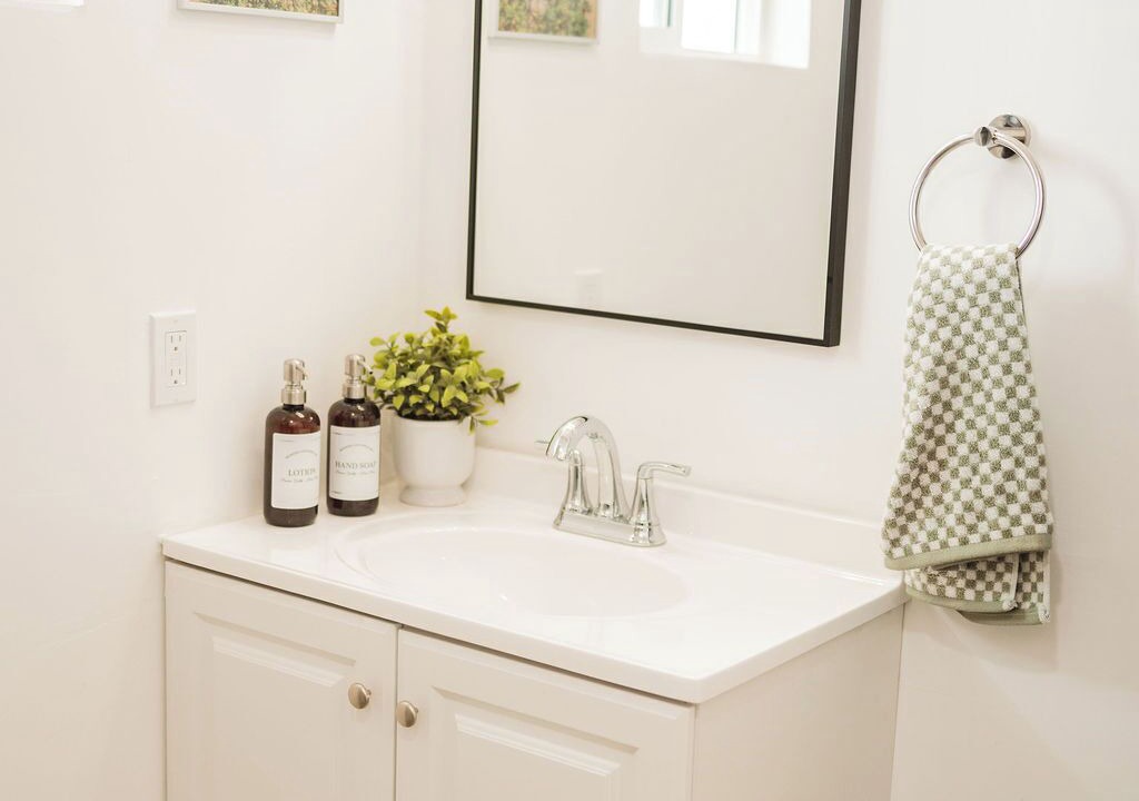 Photo of Bathroom in Globe