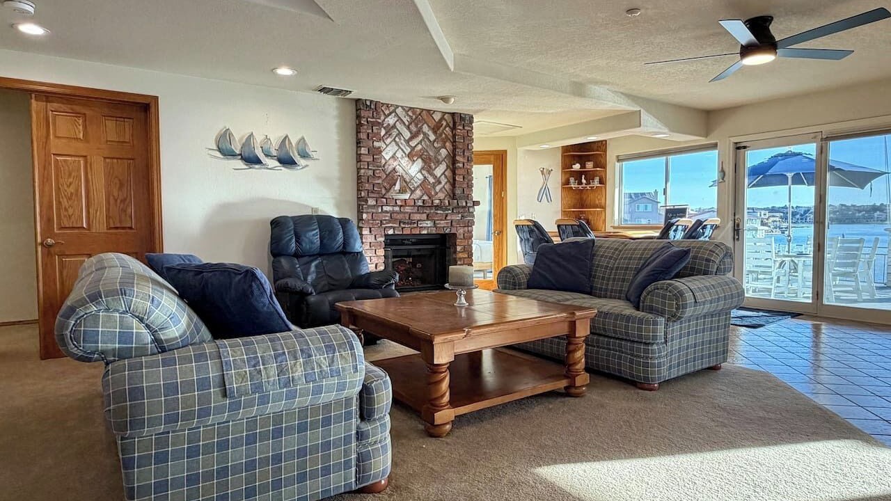 Photo of Livingroom in Victorville