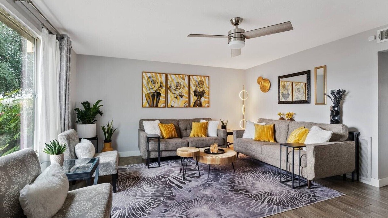Photo of Livingroom in Midtown