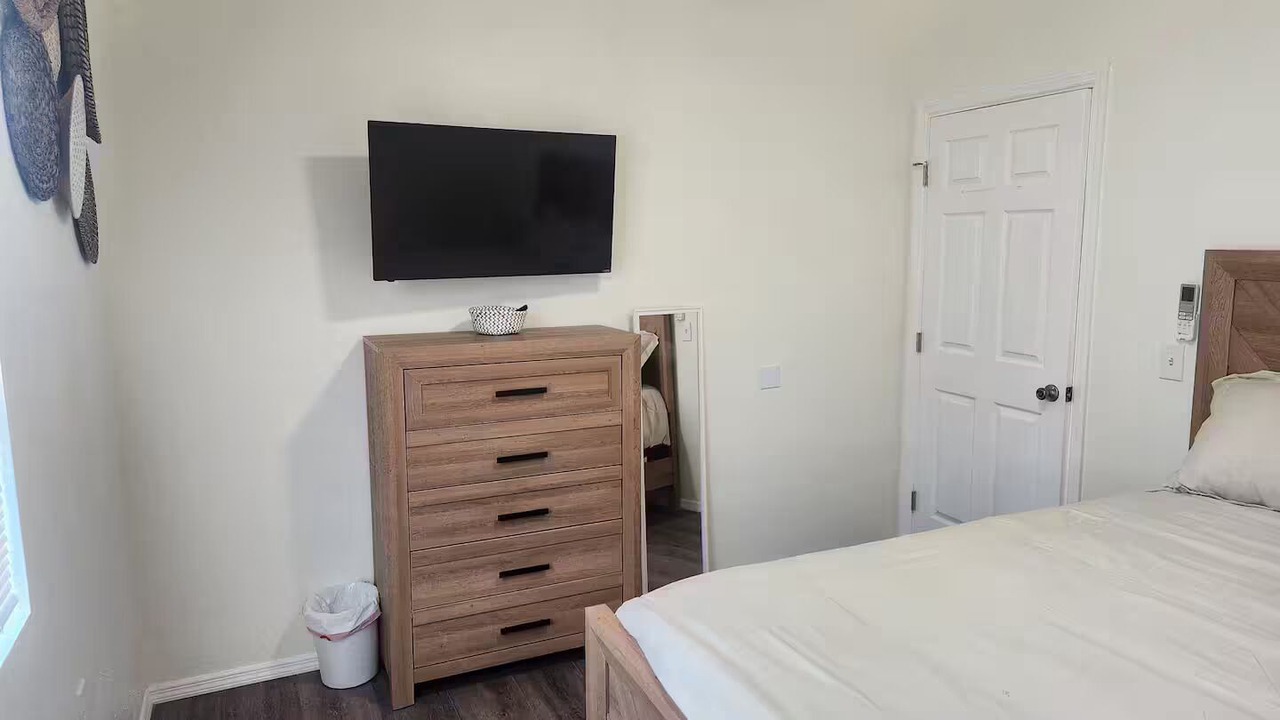 Photo of Bedroom in Broadmoor-Broadway
