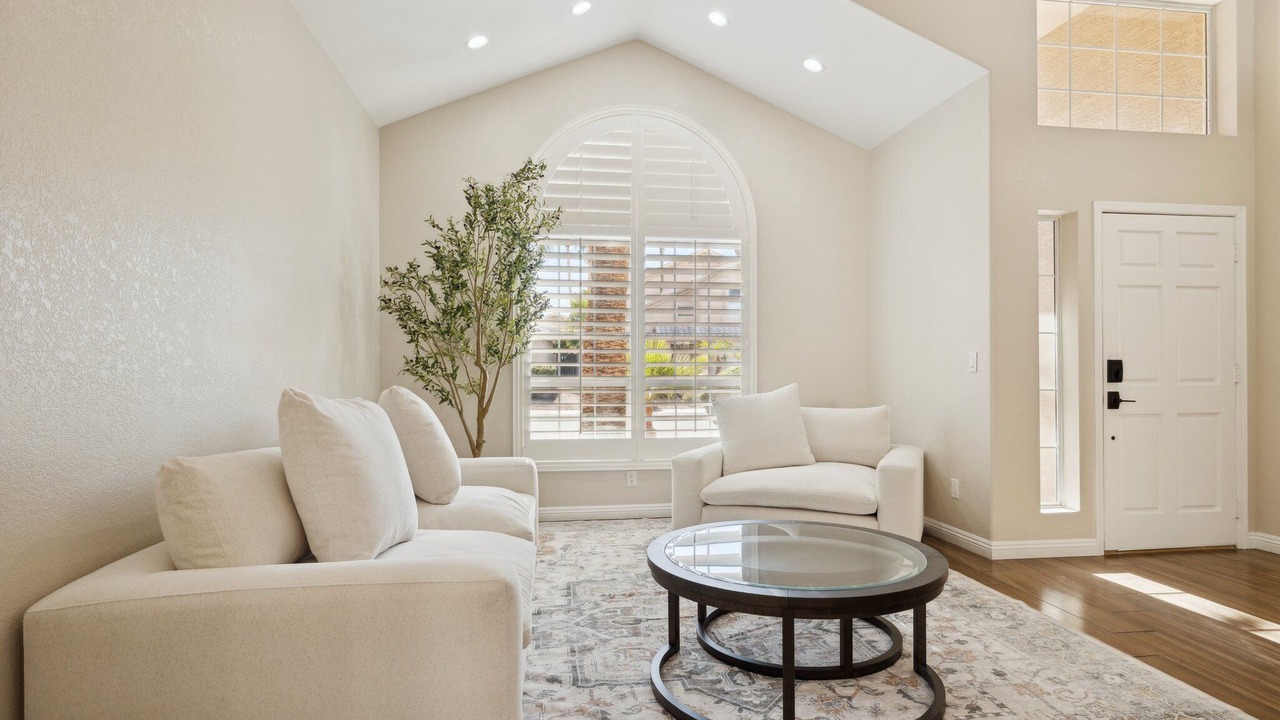 Photo of Livingroom in Desert Shadows III