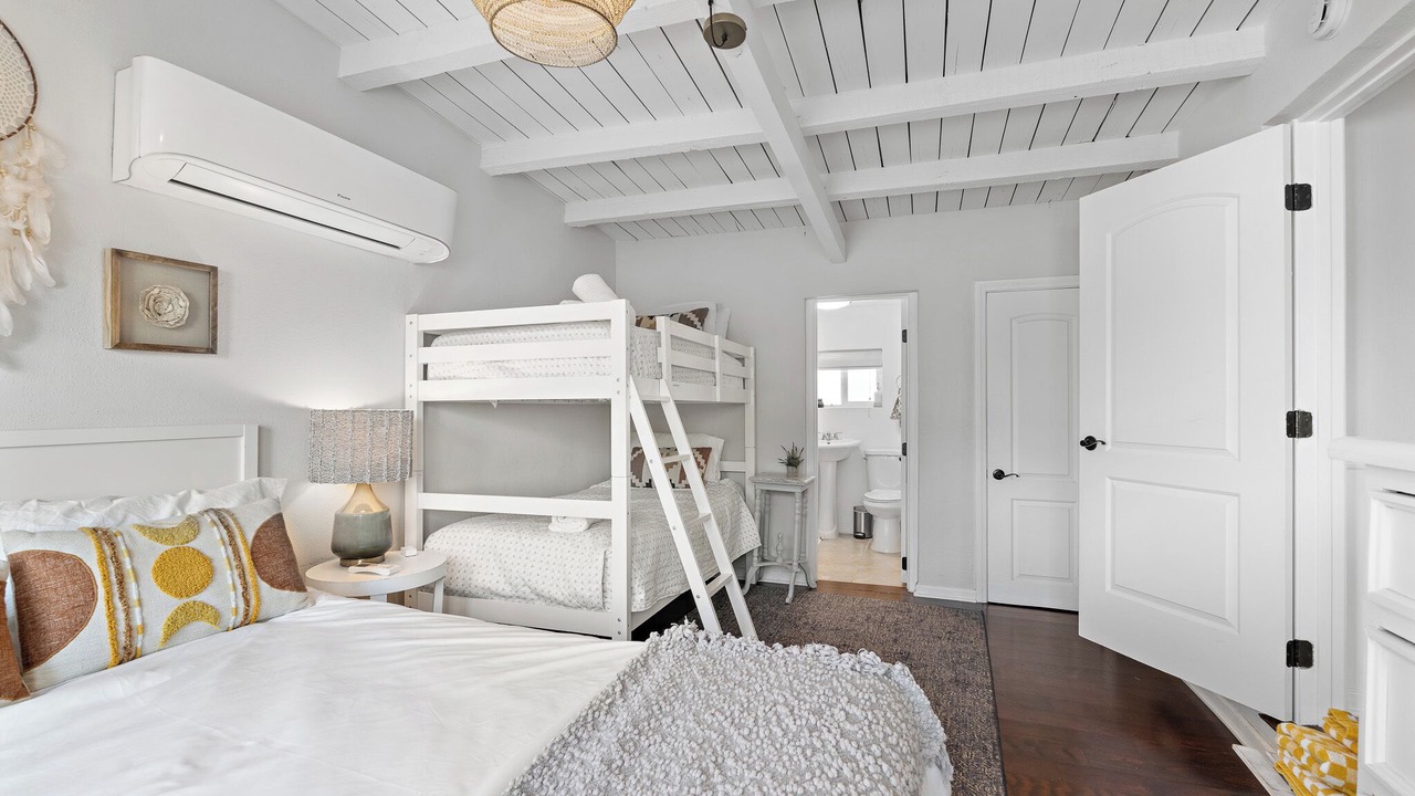 Photo of Bedroom in Wonder Valley