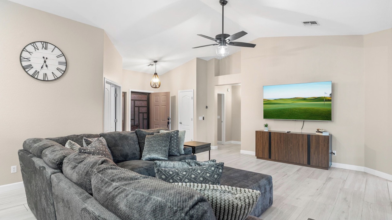 Photo of Livingroom in Surprise Farms