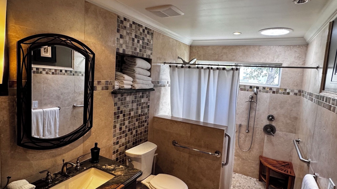 Photo of Bathroom in Encanto