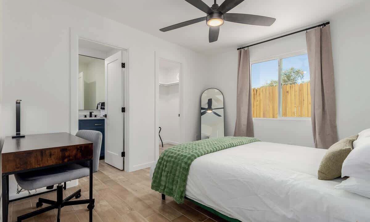 Photo of Bedroom in Peter Howell