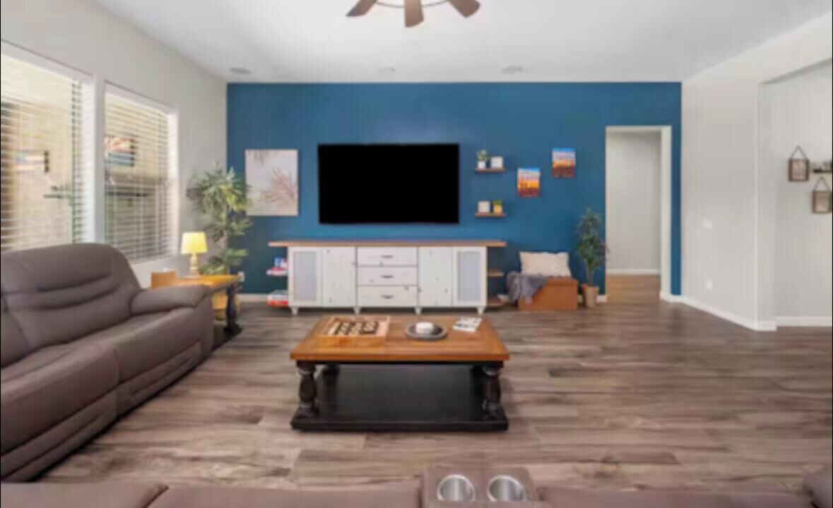 Photo of Livingroom in Crismon Heights