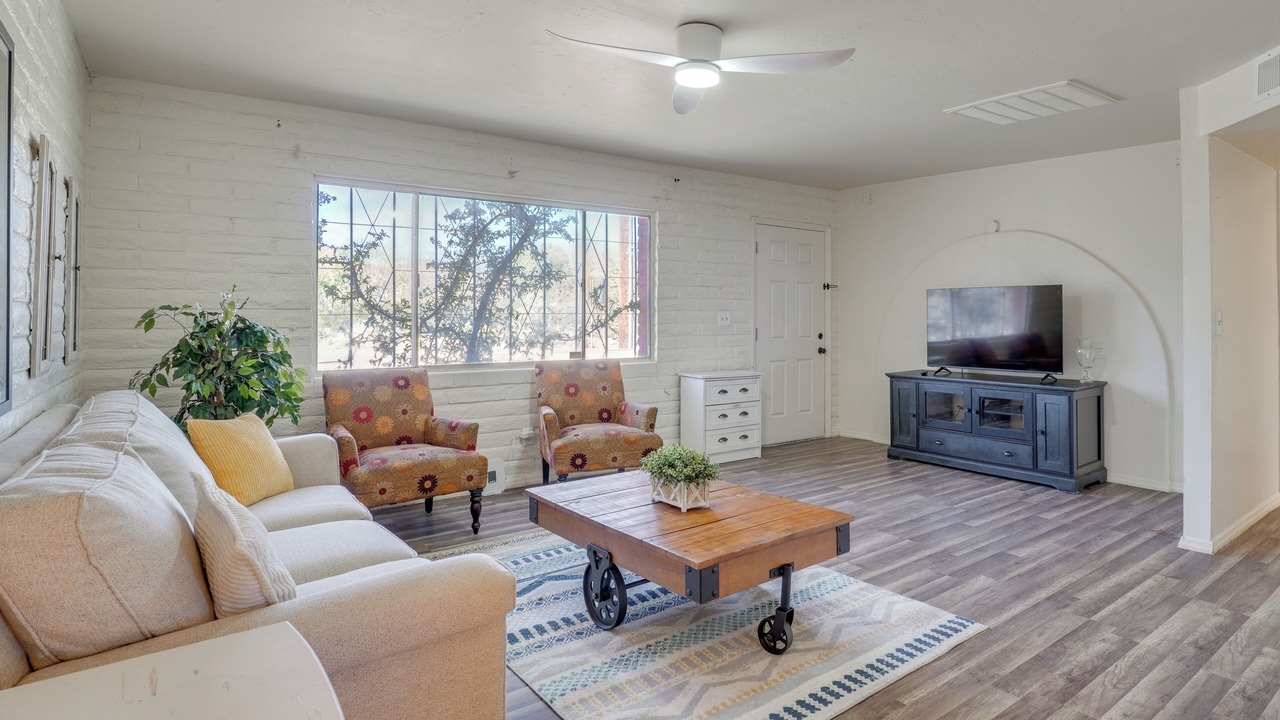 Photo of Livingroom in Drexel Heights