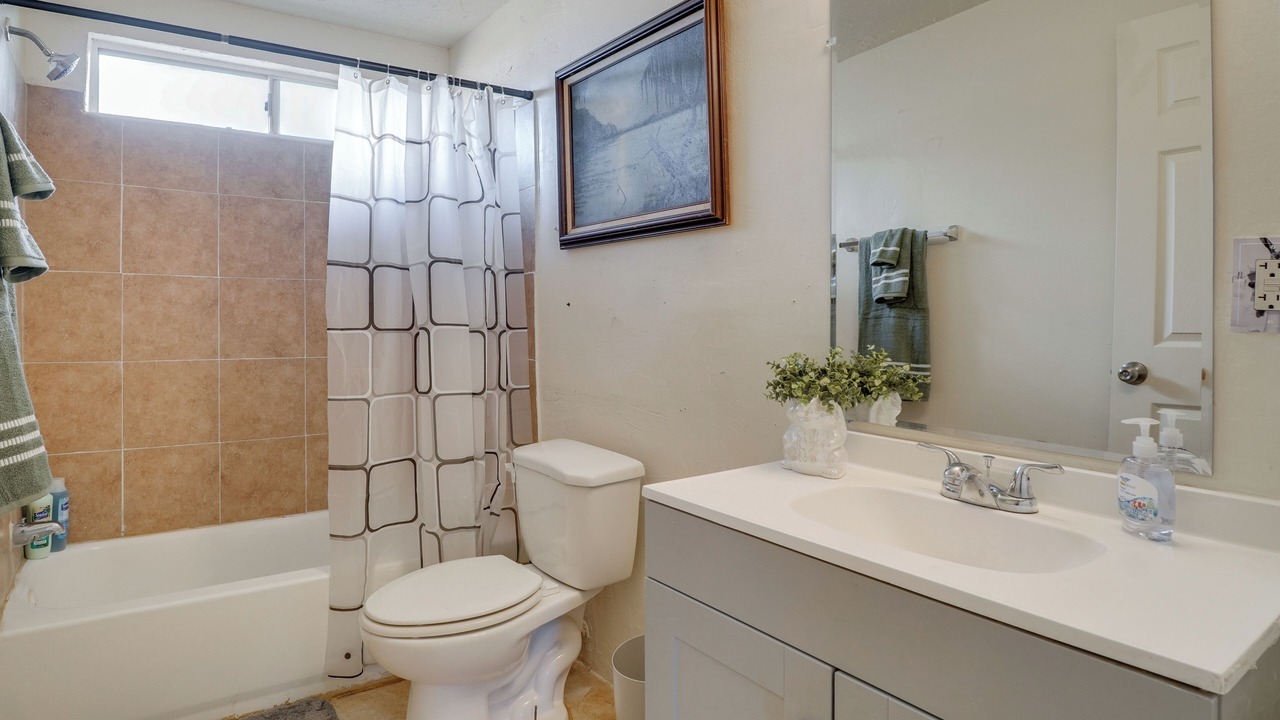 Photo of Bathroom in Drexel Heights