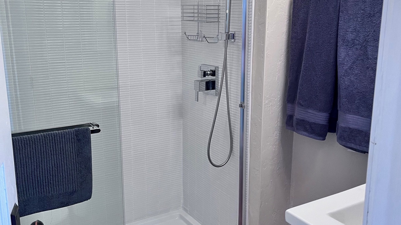 Photo of Bathroom in Peter Howell