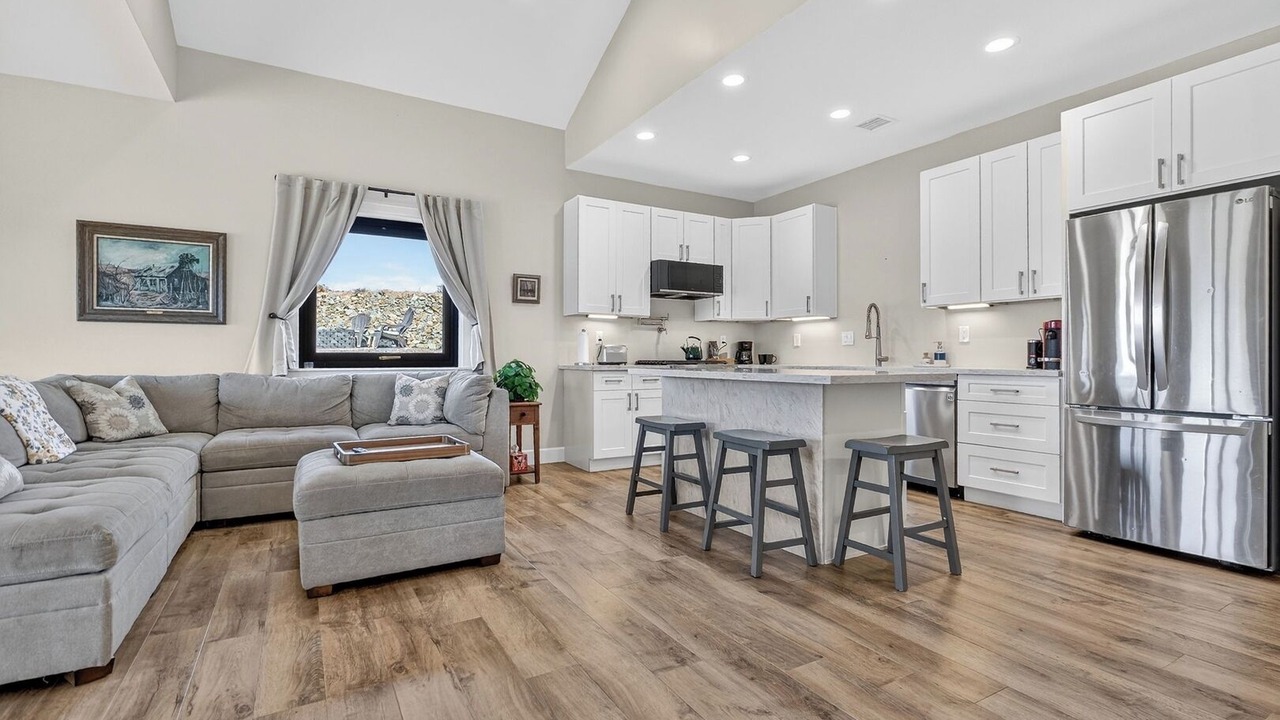 Photo of Livingroom in Dewey-Humboldt