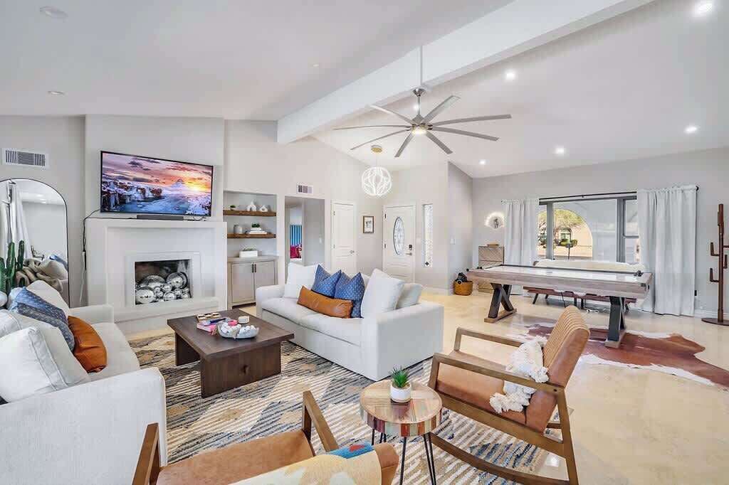 Photo of Livingroom in Thunderbird Desert Estates