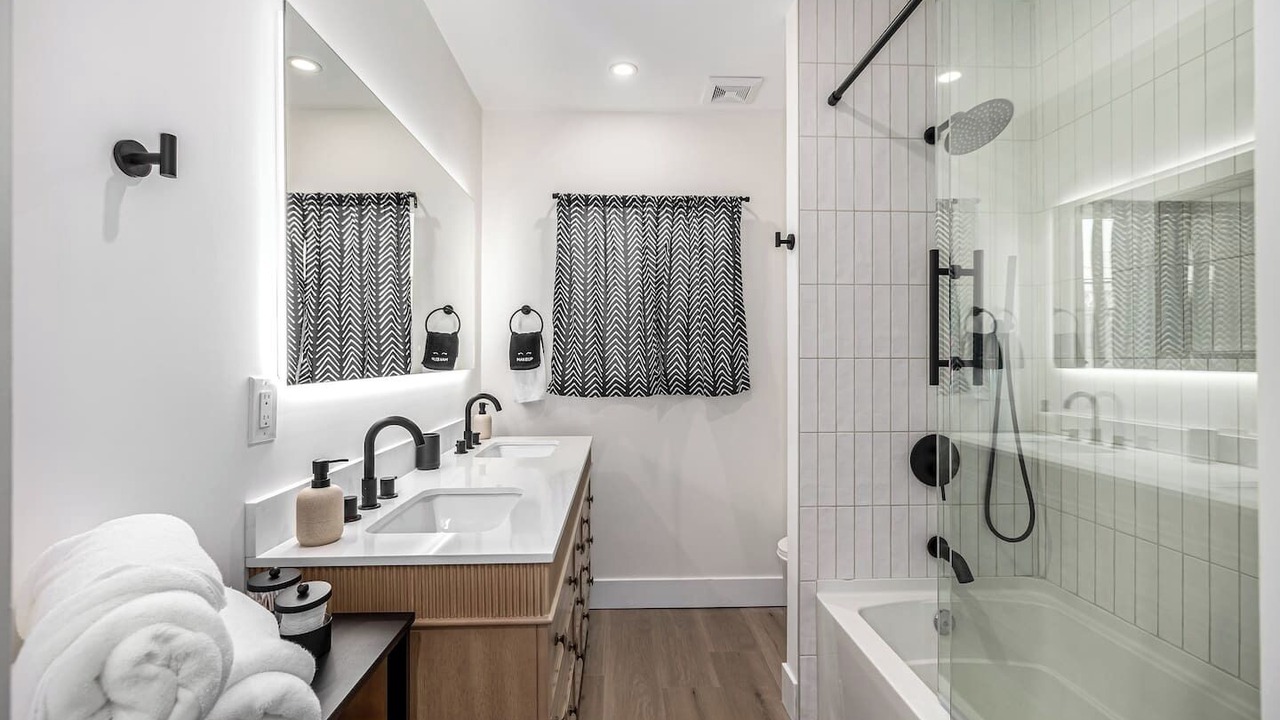 Photo of Bathroom in Village Grove